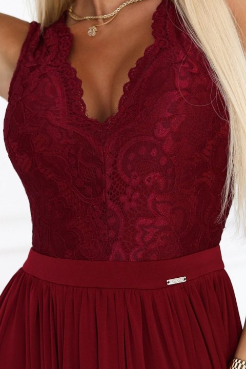 211-8 LEA długa suknia z koronkowym dekoltem i rozcięciem na nogę - bordowa