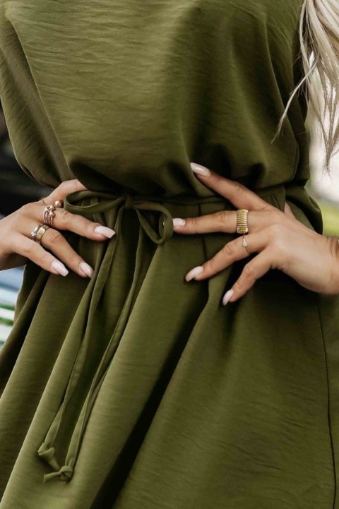 296-14 VICTORIA Trapezowa sukienka bez rękawków z wiązaniem w pasie - khaki