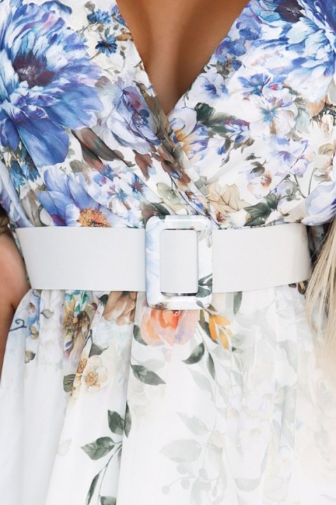 613-1 CELINA Zwiewna maxi sukienka z kopertowym dekoltem, paskiem i kwiatowym ombre - BŁĘKITNA