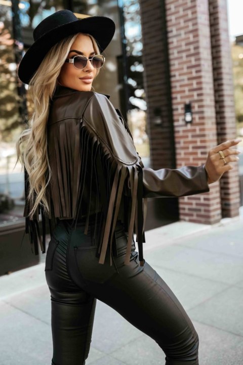 624-4 Krótka kurtka z frędzlami z miękkiej eco skóry - czekoladowa