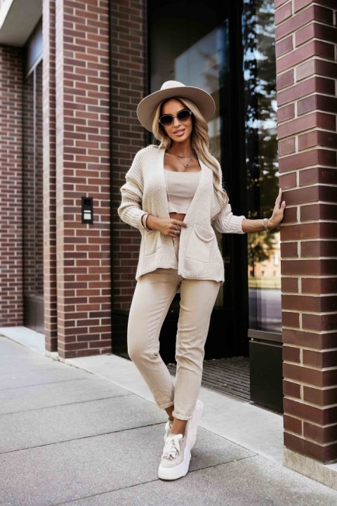 630-1 Ciepły kardigan z kieszeniami i ściągaczami na rękawach - beżowy