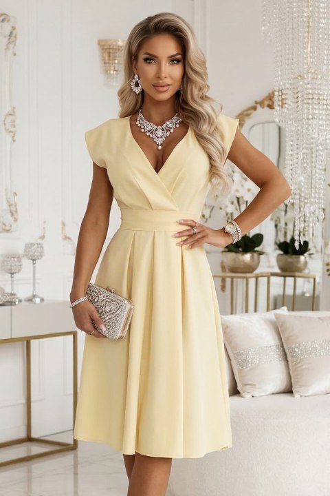 348-13 SCARLETT rozkloszowana sukienka midi z kopertowym dekoltem i paskiem - masełkowy żółty