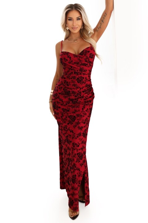 645-2 Dopasowana sukienka maxi z kopertowym dekoltem i rozcięciem - bordowa z eleganckim wzorem
