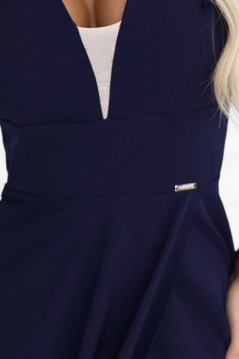 660-1 Elegancka sukienka maxi z falbankami, głębokim dekoltem i rozcięciem na nodze - granatowa